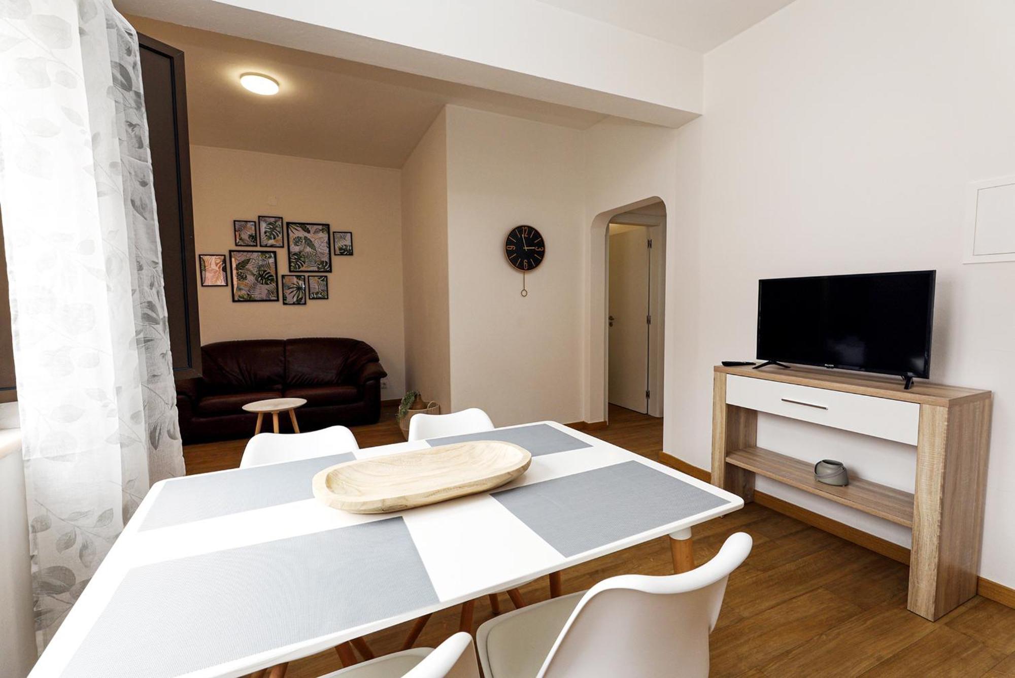B87 - Windmill 2 Bed In Odiaxere