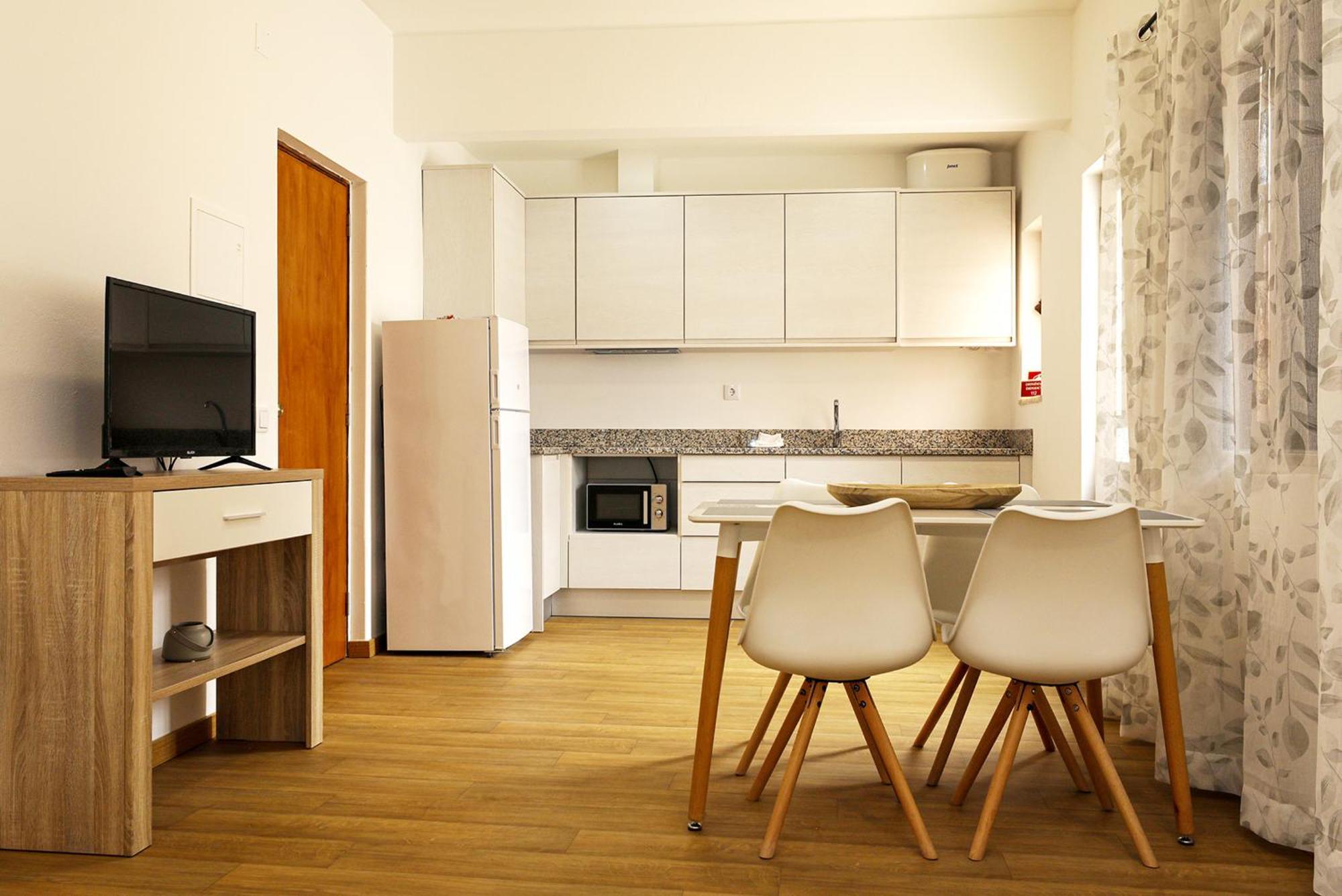 B87 - Windmill 2 Bed In Apartment
